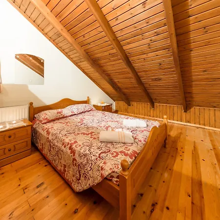 Borsalino & Lägenhet Laganas